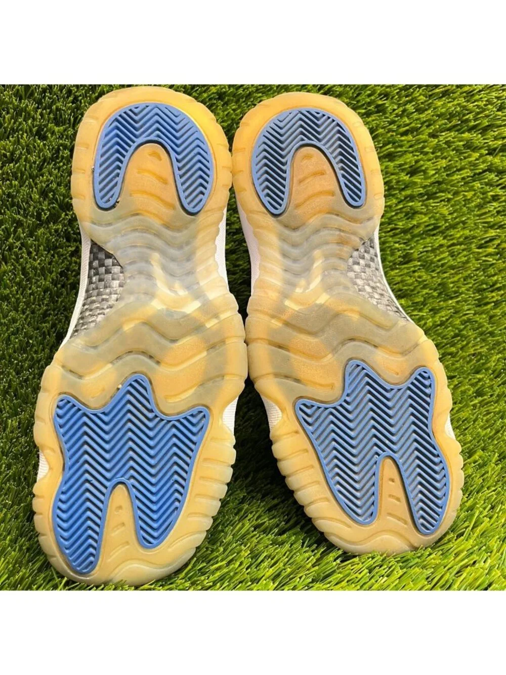 Nike Air Jordan 11 Retro Low Boys Size 5Y Black White Basketball Shoes Sneakers
